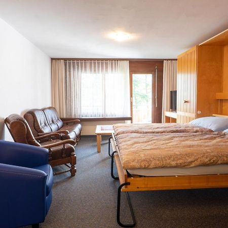 Alpablueamli Appartement Pany Buitenkant foto