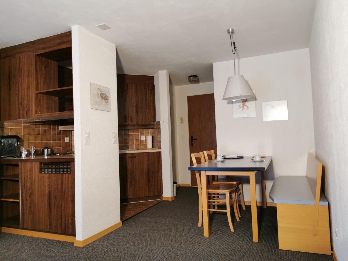 Alpablueamli Appartement Pany Buitenkant foto