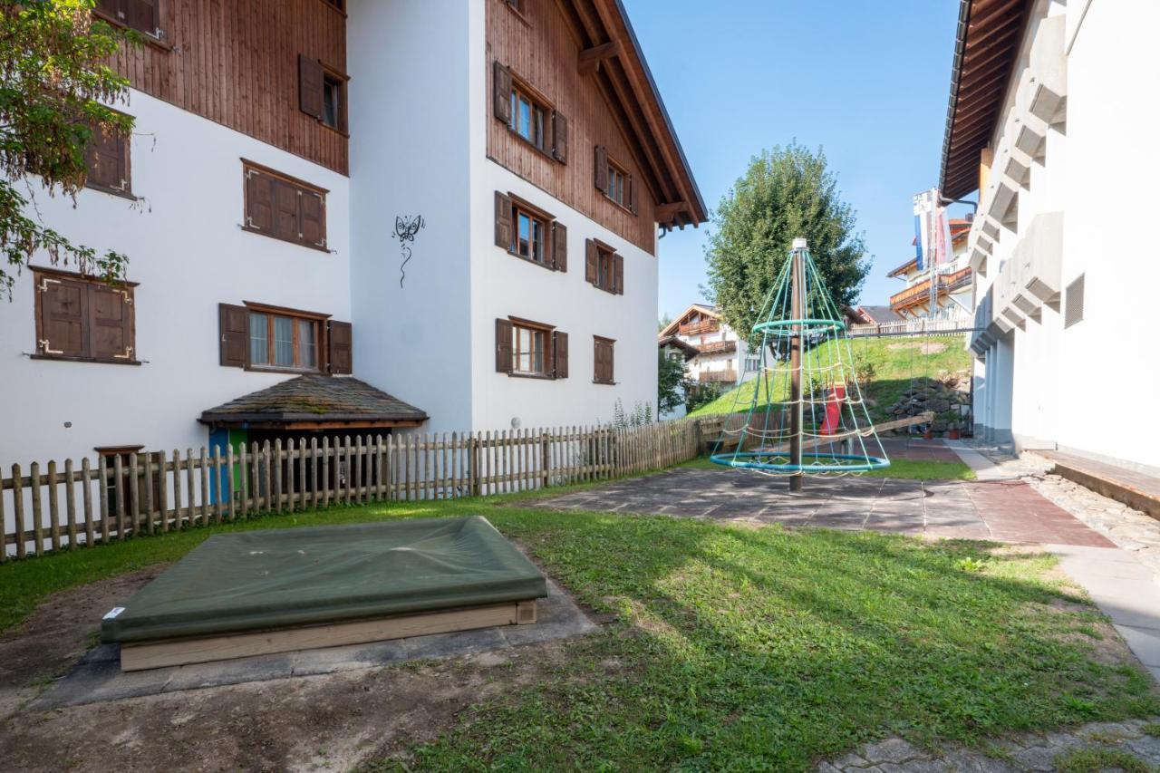 Alpablueamli Appartement Pany Buitenkant foto